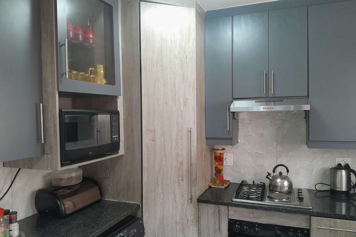 Full title 3 Bedroom Townhouse  in secure access controlled complex in nature estate - Photo 5