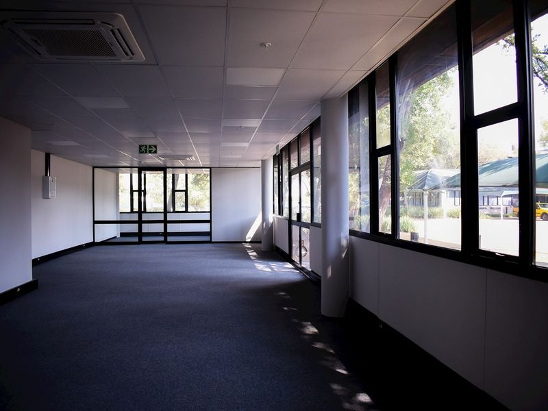 787m2 Office To Let in Isando Business Park - Photo 9