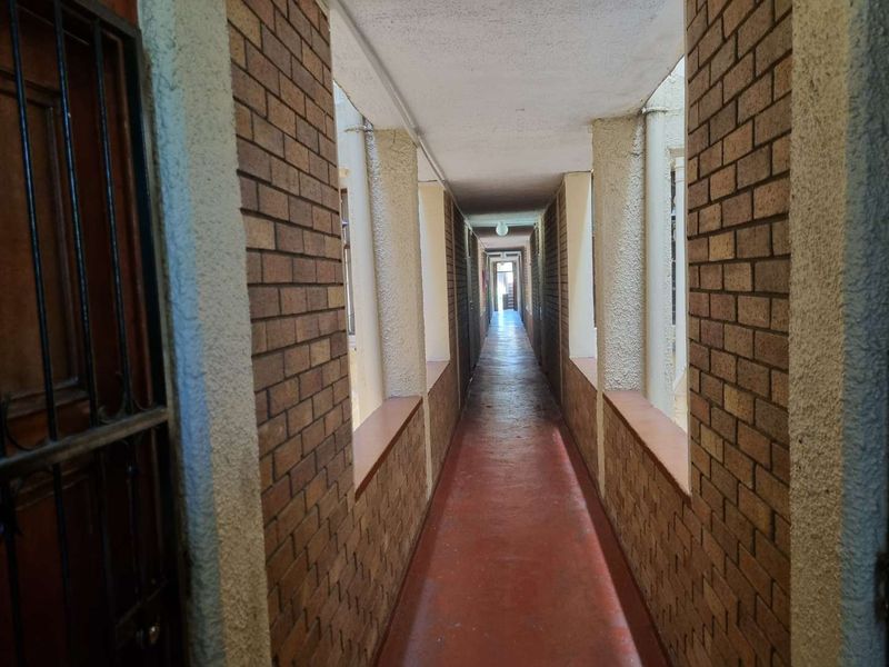 Stylish first floor Apartment in the heart of Amalinda - Photo 7