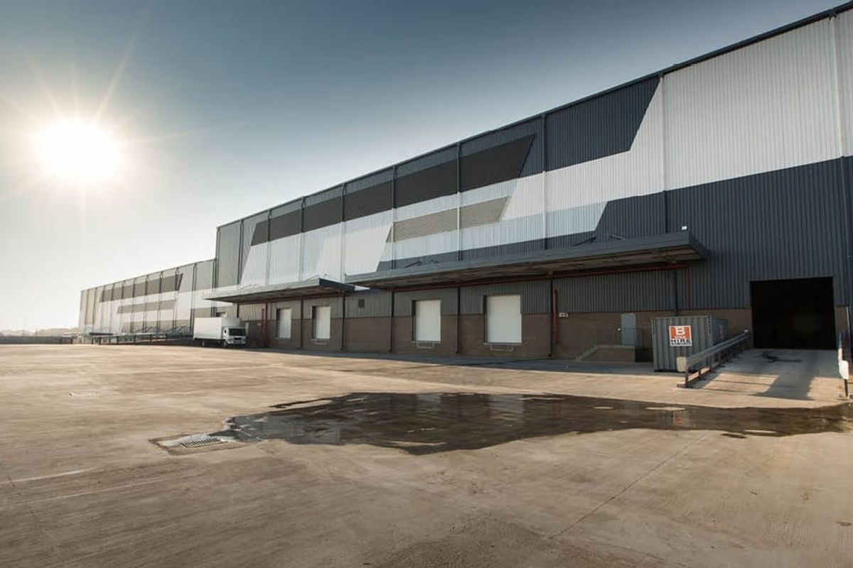 8 124m2 Waterfall Midrand Warehouse To Let - Photo 2