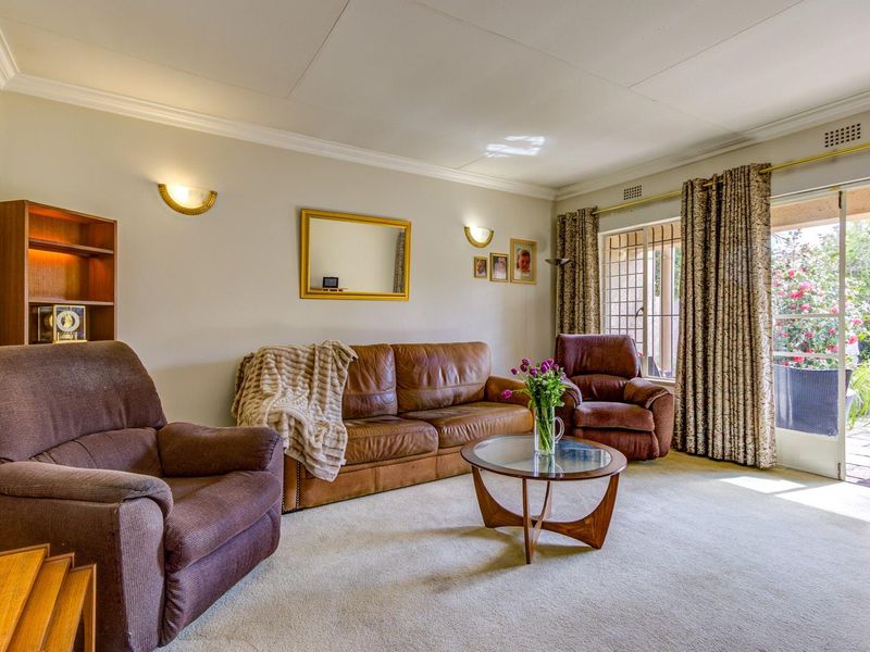 SUN FILLED SIMPLEX in desirable LORDS WEST COMPLEX! - Photo 10