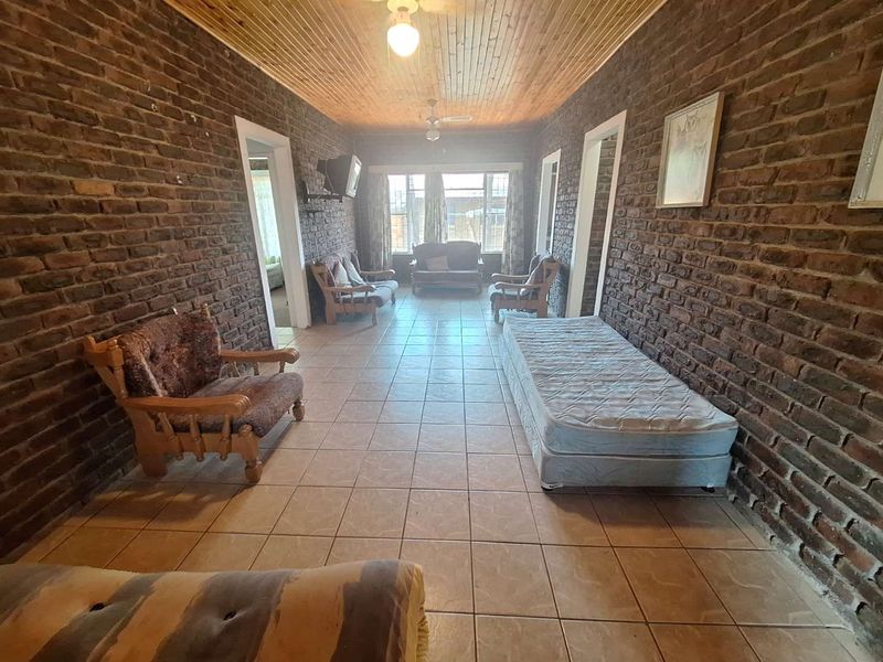 Transform This Fixer Upper And Make It Your Own - Photo 5