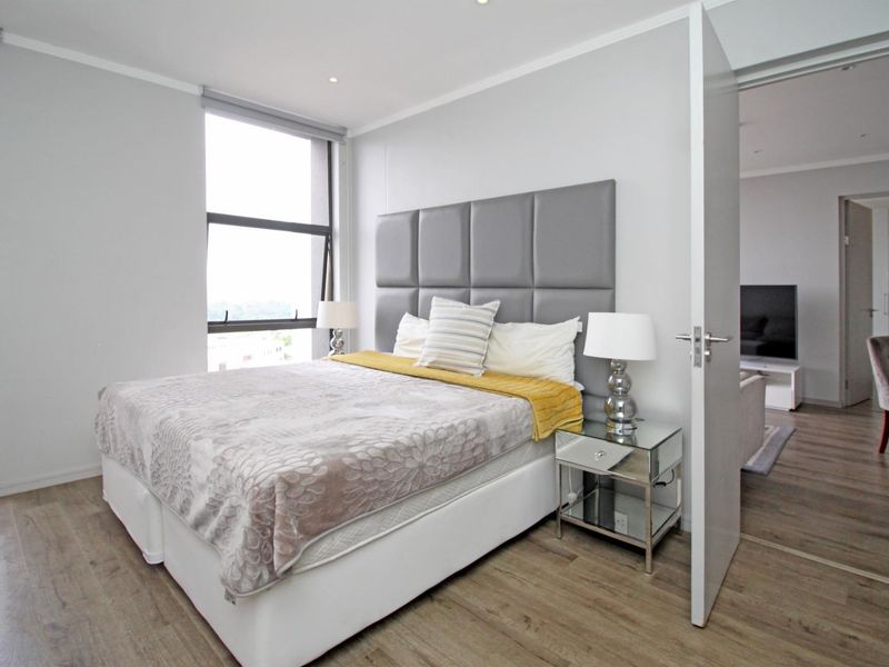 A GORGEOUS TWO BEDROOM UNFURNISHED APARTMENT - Photo 9