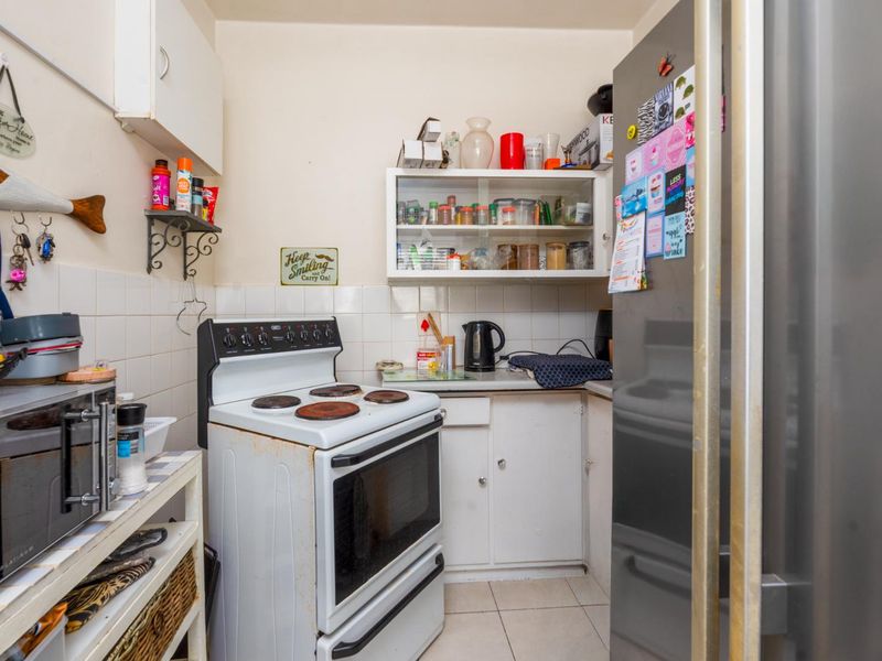 Spacious First-Floor Apartment with Mountain Views - Photo 6