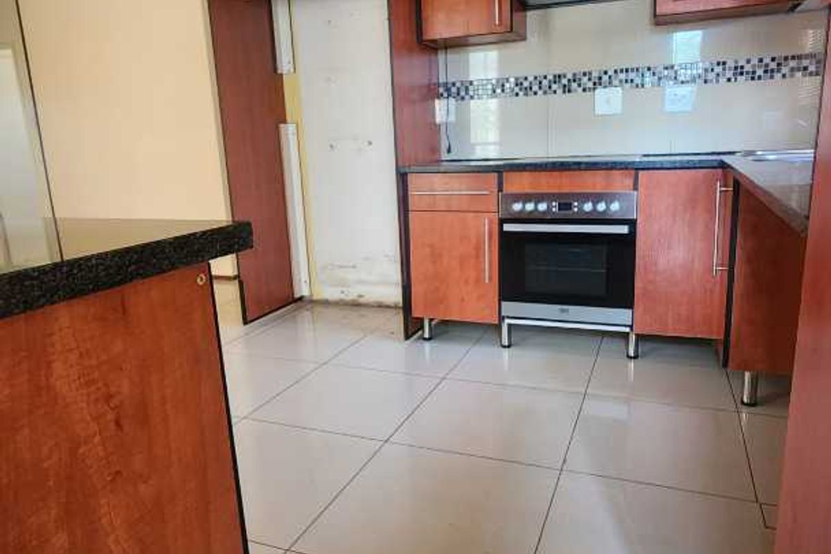 3 Bedroom Townhouse To Rent in Heatherview - Photo 5