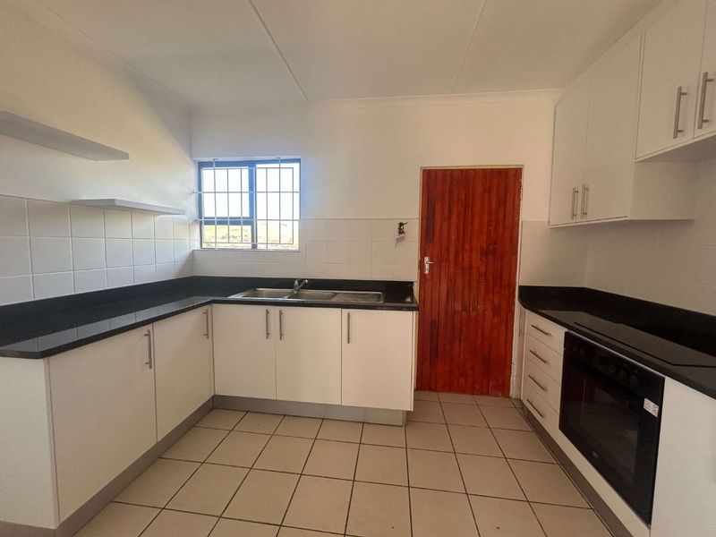 Charming 2 Bedroom House in Eastwood - Photo 7