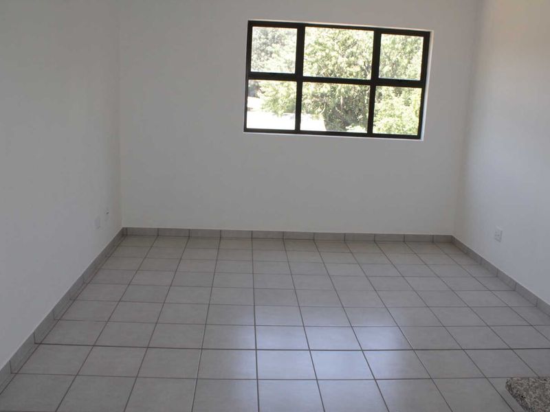 Affordable 2-Bedroom  Apartment Available for Rent in Silverton | R6 923 - Photo 5