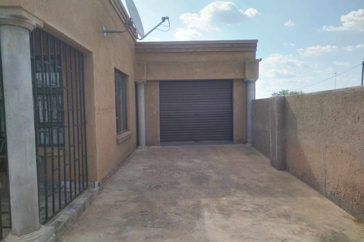 Ready to move in house for sale in Winterveldt - Photo 2