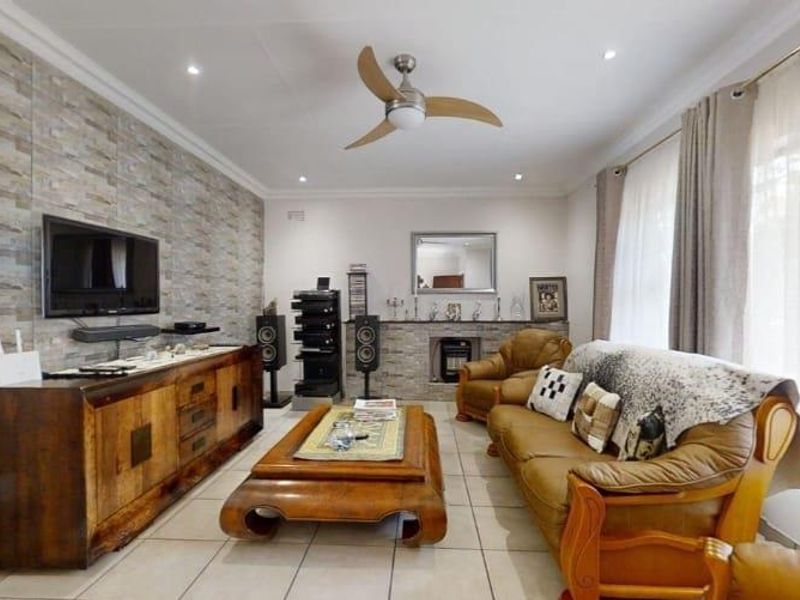 3 Bedroom House in Cinderella - Photo 7