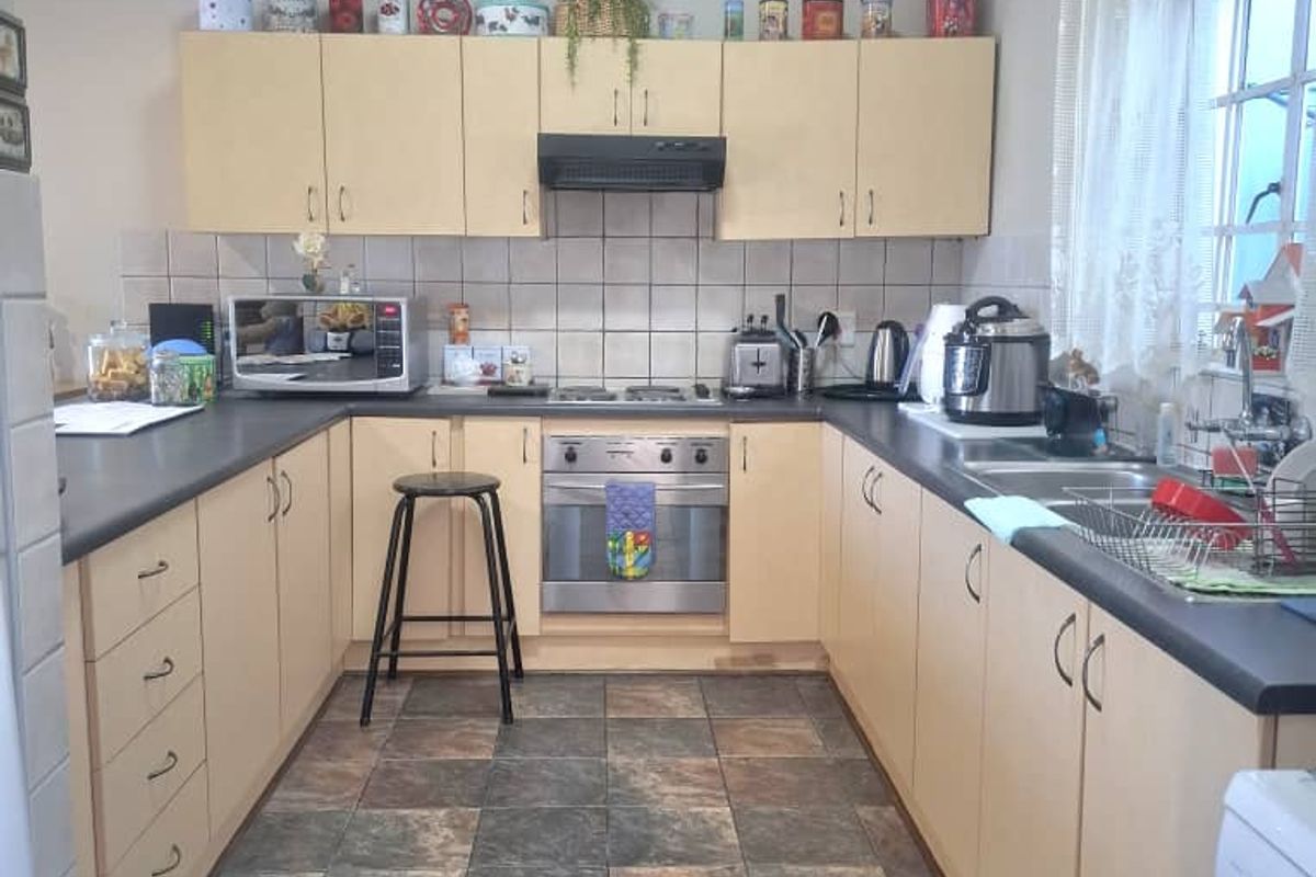 3 BEDROOM UNIT IN POPULAR COMPLEX IN KLEINE KUPPE - Photo 4