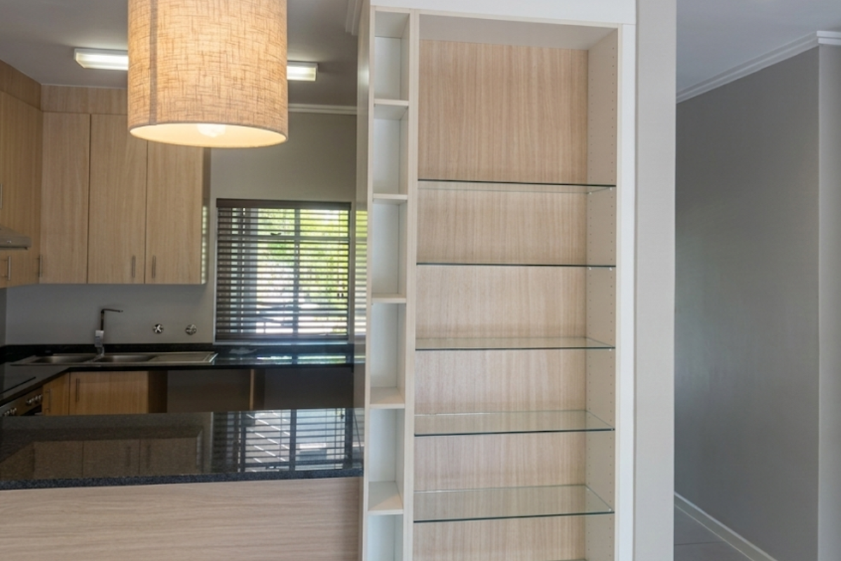 Magnificent 2 bedroom 2 bathroom apartment in Rivonia - Photo 4