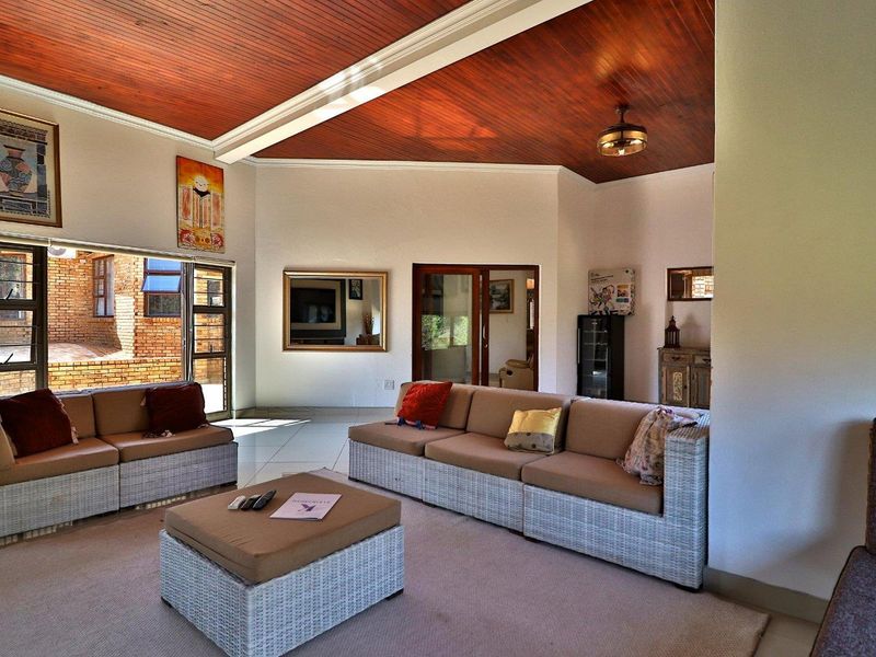 Exceptional Smallholding with Endless Potentional  in Sought-After Poortview - Photo 7