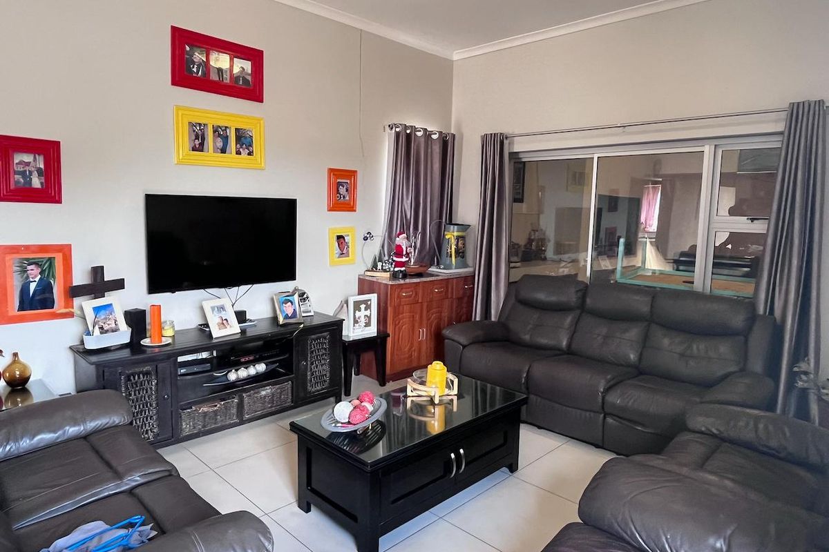 Two-bedroom retirement unit FOR SALE - Photo 2