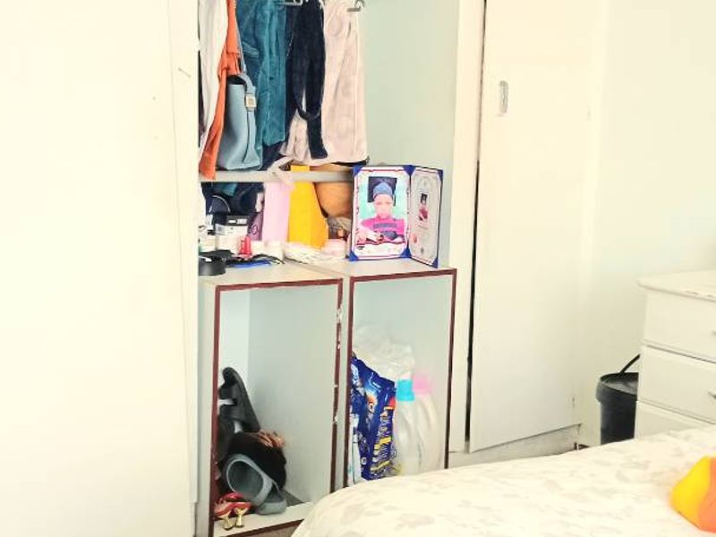 This property is perfectly suited for a small family or savvy investor looking for excellent value and convenience. - Photo 9