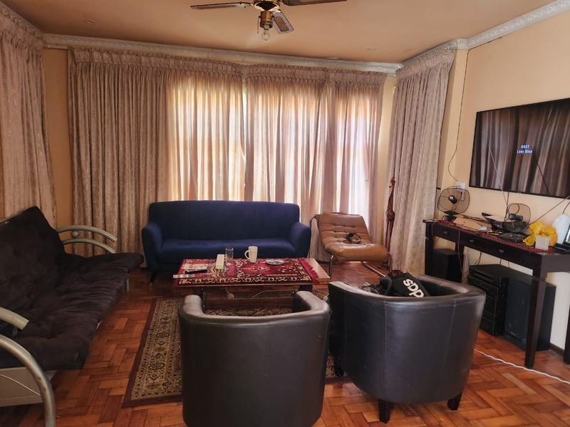 Three Bedroom House for Sale in Mandalay - Photo 4