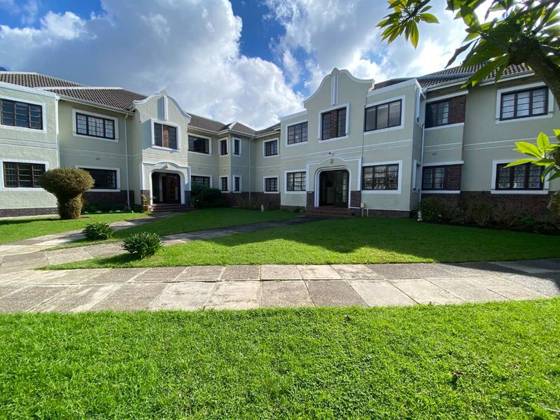 Good old fashioned Value. UCT students dream home. - Photo 1