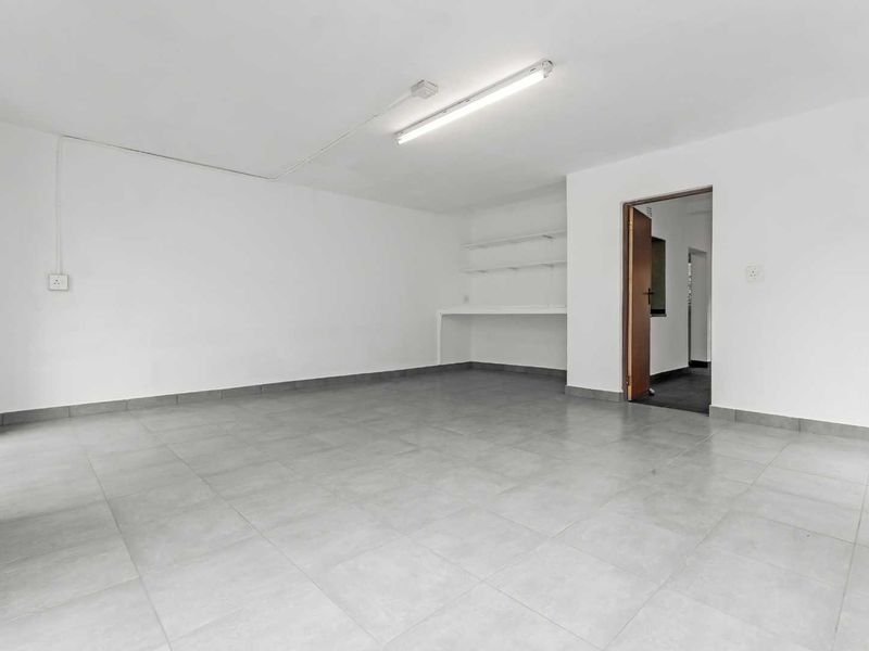 WELL-KEPT DUPLEX IN SOUGHT AFTER BOOMED ENCLOSURE - Photo 8