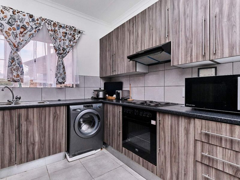 Calling All Investors and First Time Home Owners! - Photo 4