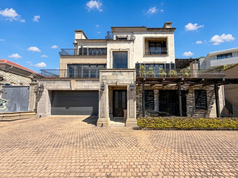 Italian-Inspired Villa with Stunning Valley Views, Pool & Flatlet - Photo 6
