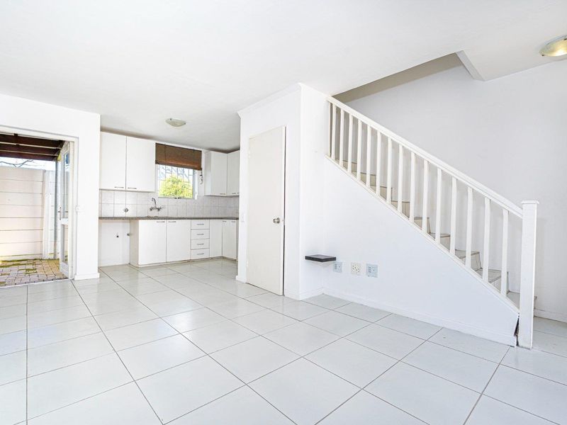 Charming and Well Maintained 2-Bedroom Home in the Heart of Kenilworth – Ideal for First-Time Buyers, Scaling down or Investors - Photo 4