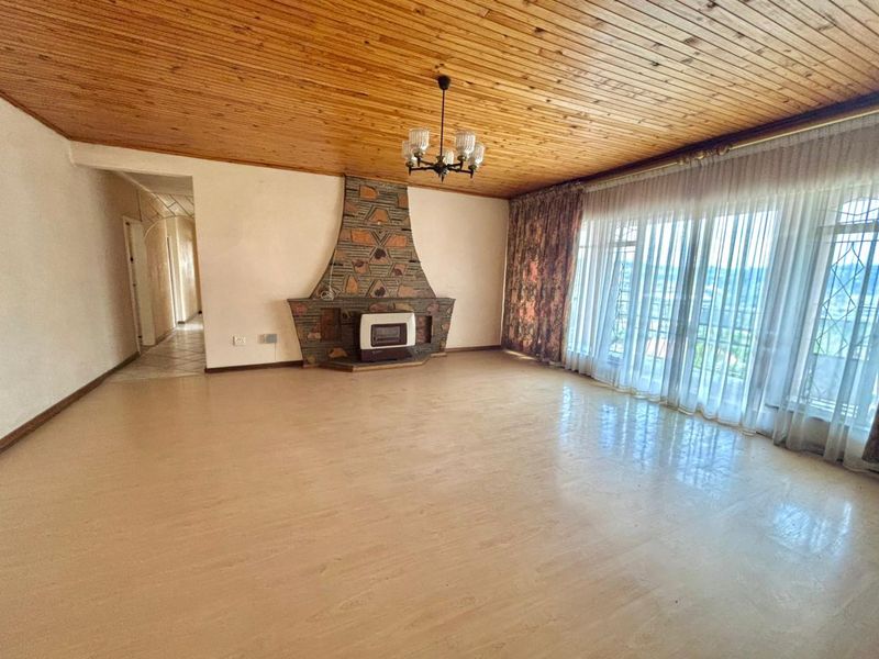 3 Bedroom Family Home with Scenic Views, Entertainment Spaces, and Unique Character In The Glenvista Hills - Photo 10