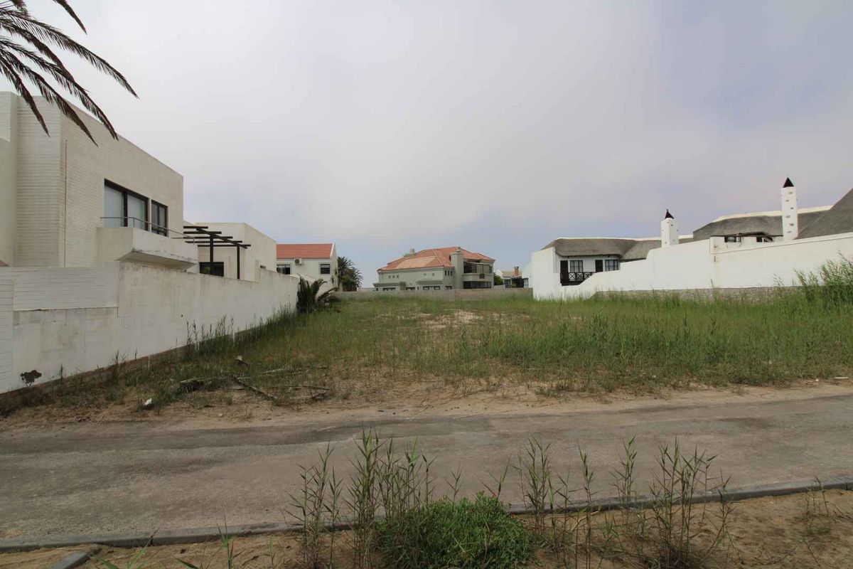 Rare Find!! Vacant Stand!! Lagoon View!! - Photo 2