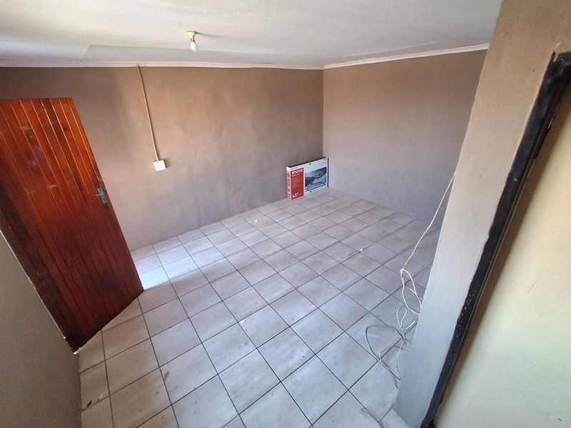 RDP house with 7 outside rooms for sale in Lotus Gardens - Photo 6
