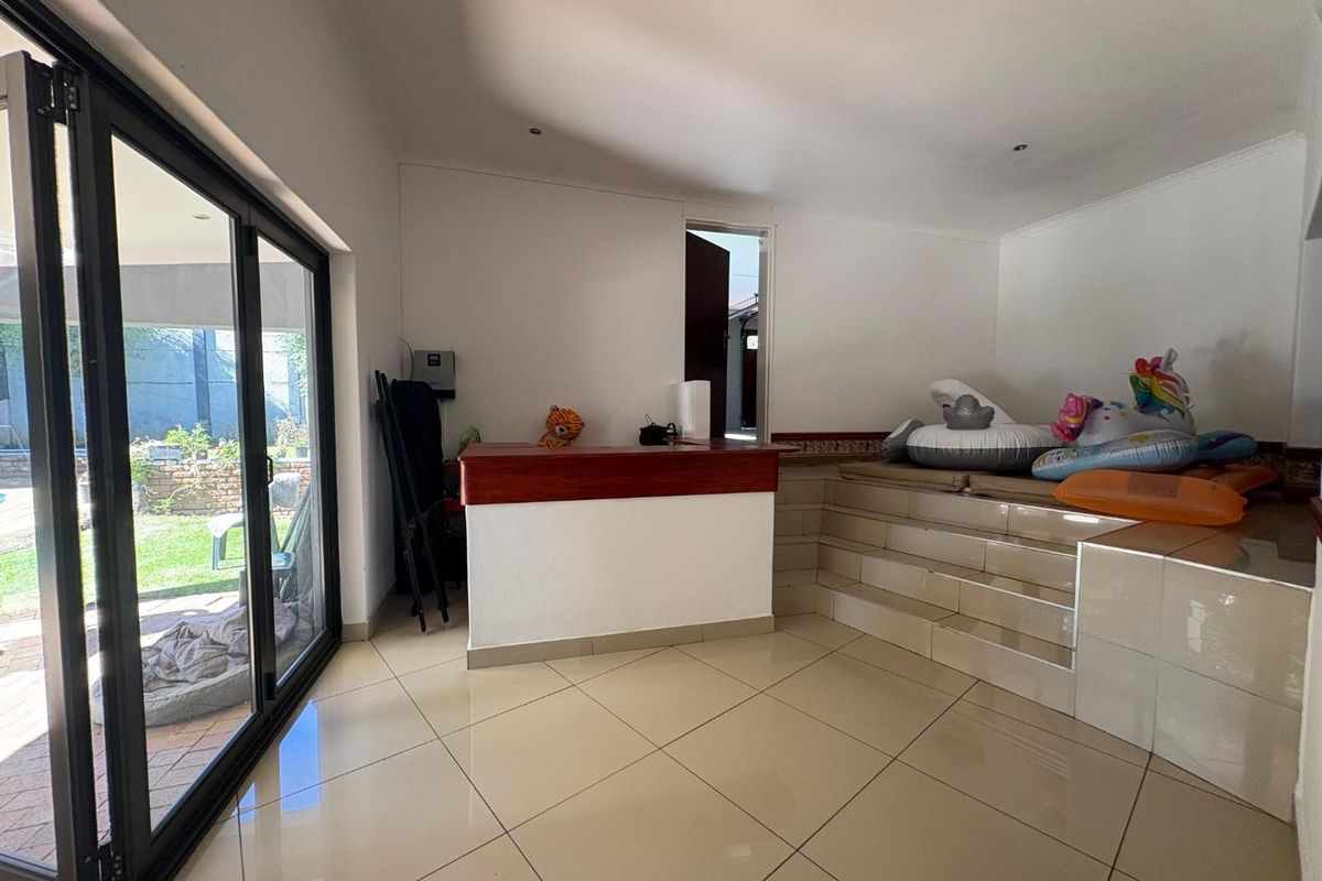 Spacious Modern Family Home with Outstanding Features - Photo 4