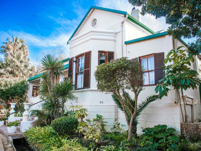 Magnificent Victorian Manor Estate - A Rare Landmark Opportunity! - Photo 1