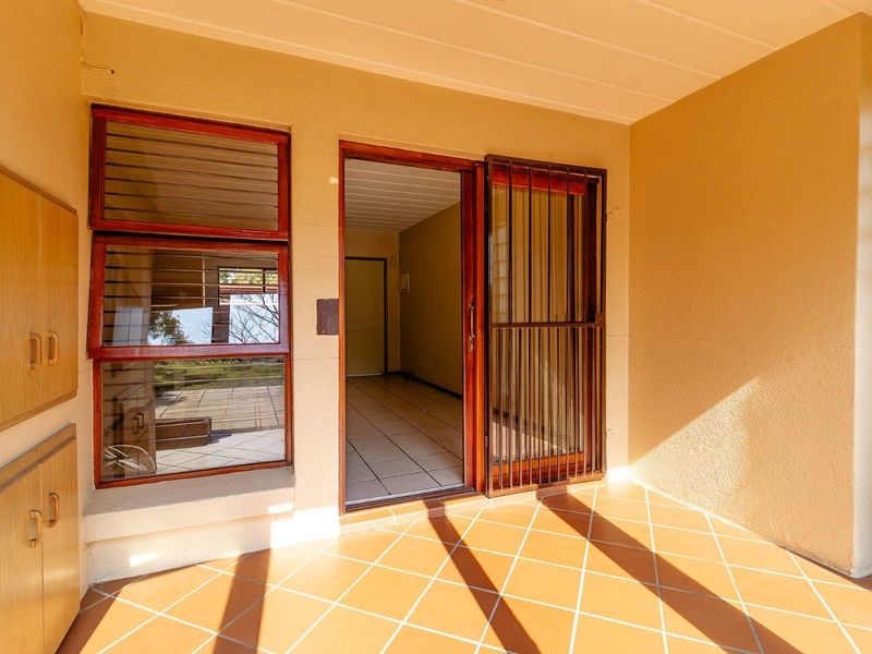 Sunny Garden Townhouse in Secure, Access-Controlled Estate! - Photo 7