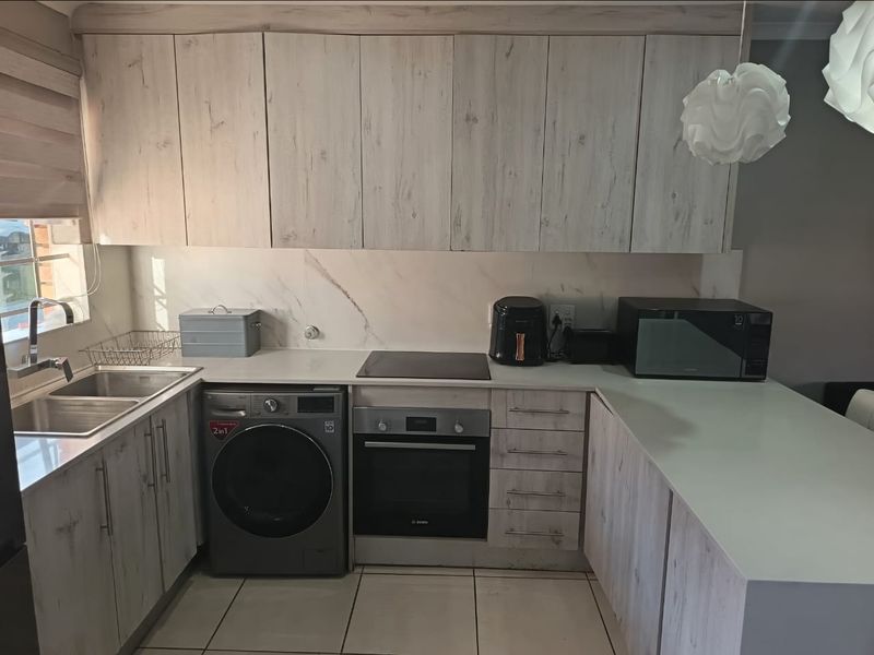 Rare find, Completely Redone 2-Bedroom townhouse with Private Garden in Security Complex. Exclusively Marketed by Sashen Moodley. - Photo 4