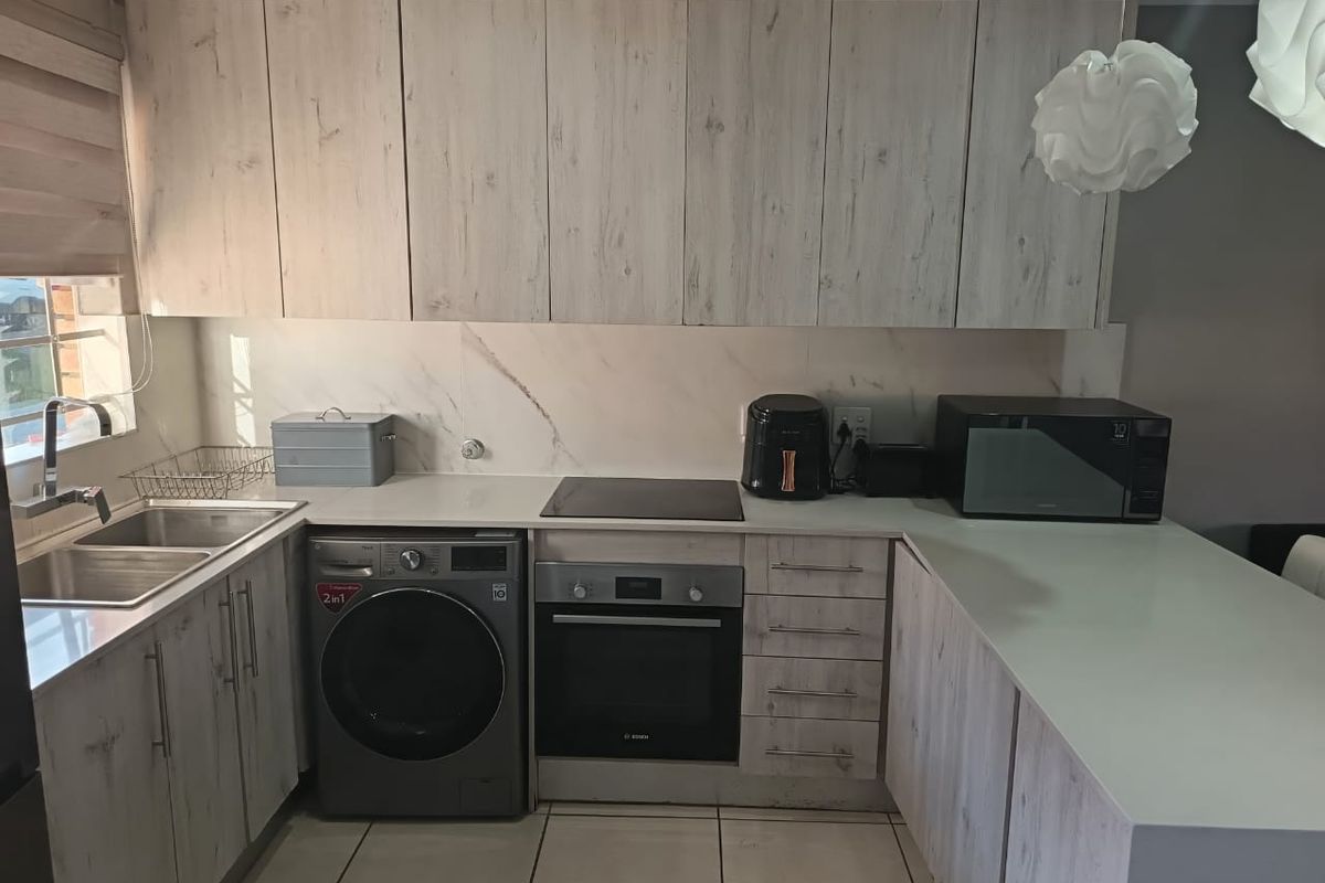 Rare find, Completely Redone 2-Bedroom townhouse with Private Garden in Security Complex. Exclusively Marketed by Sashen Moodley. - Photo 4