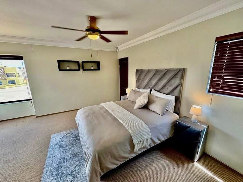 LONG BEACH FAMILY HOME | FOR SALE! - Photo 2