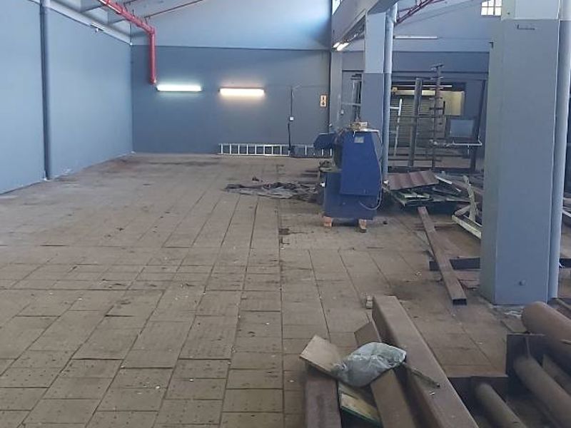 Manufacturing facility to let in North End. - Photo 5
