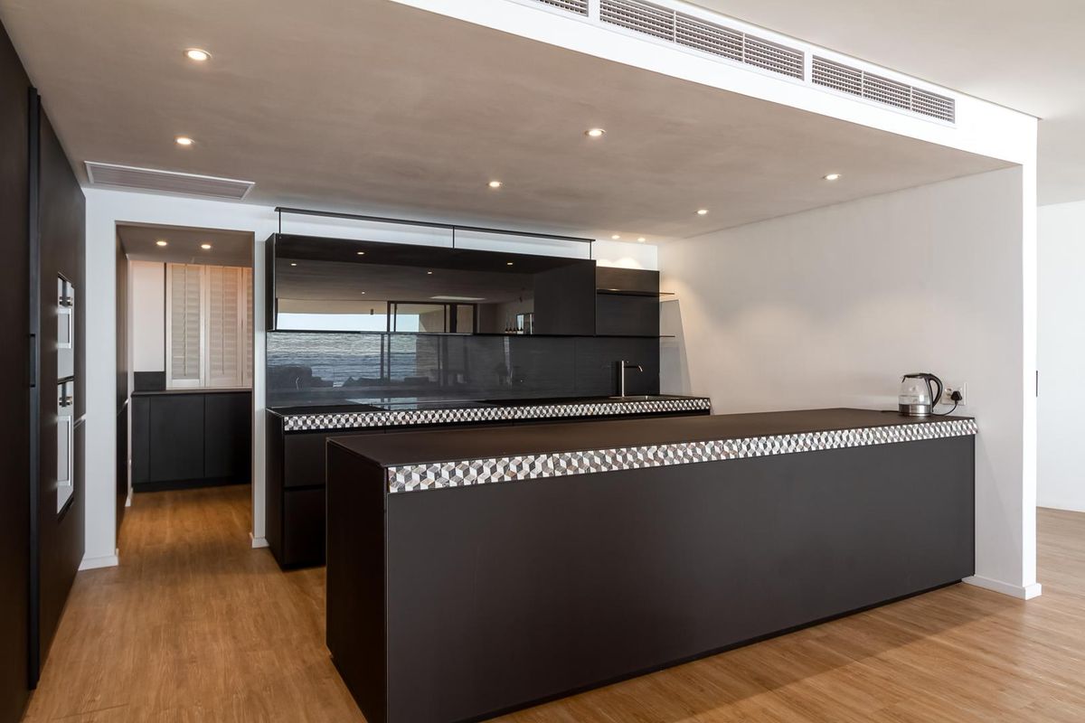 Exceptional 6th Floor Apartment with Panoramic Sea Views - Photo 5
