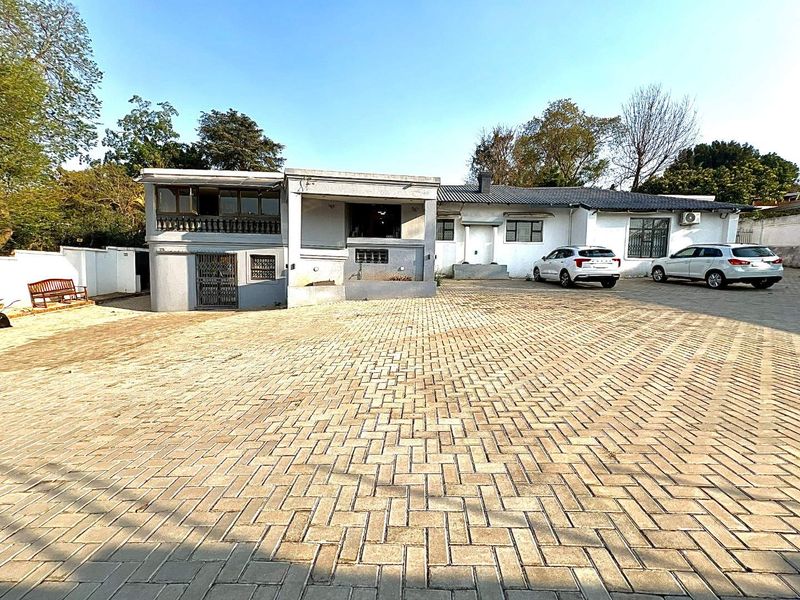 Spacious -5 Bedroom Home in Muckleneuck – Ideal for Family Living or Business - Photo 8