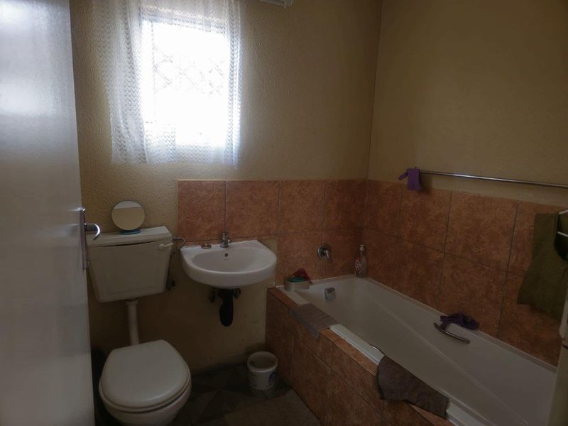 Your Ideal Home Awaits in Secure Rosslyn Community - Photo 9