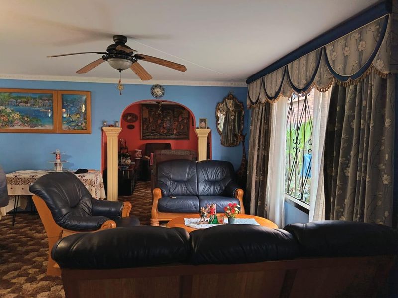 Charming Family Home in Shallcross with Lush Garden &amp; Ample Parking - Photo 9