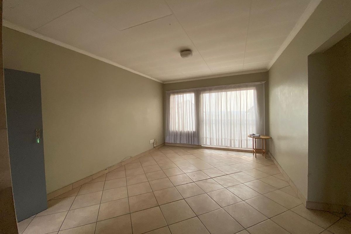 Stunning 2-Bedroom Apartment in a Secure Estate - Photo 3