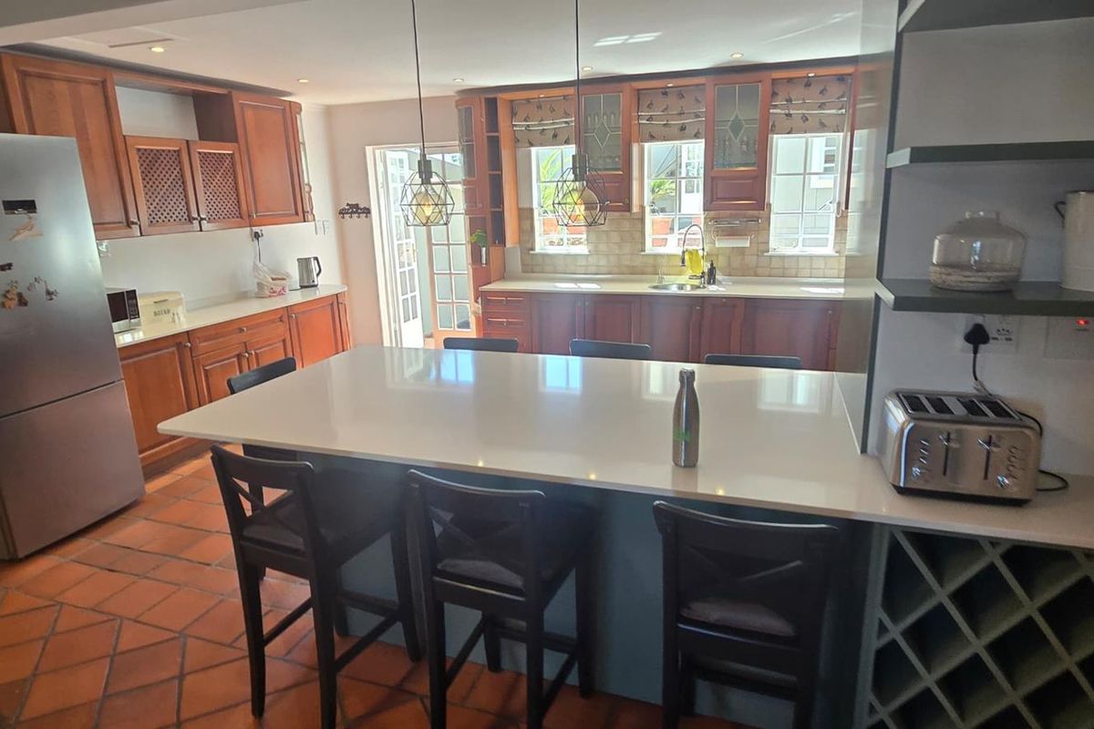 IT NOT JUST A HOME - ITS A STATEMENT - Photo 3