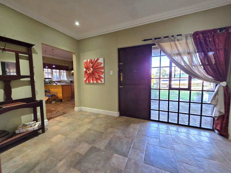 Central Hillcrest Gem with Bachelor Flat - Photo 4