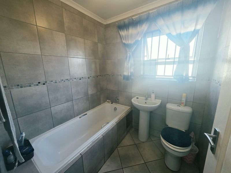 3 Bedroom House for sale in Brenthurst - Photo 5