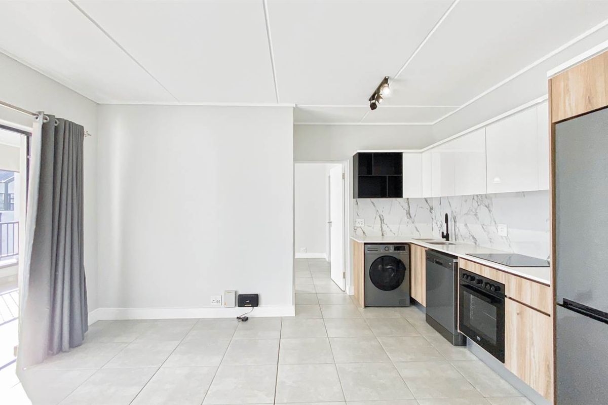 Luxury one bedroom apartment for sale in Waterfall - Photo 4