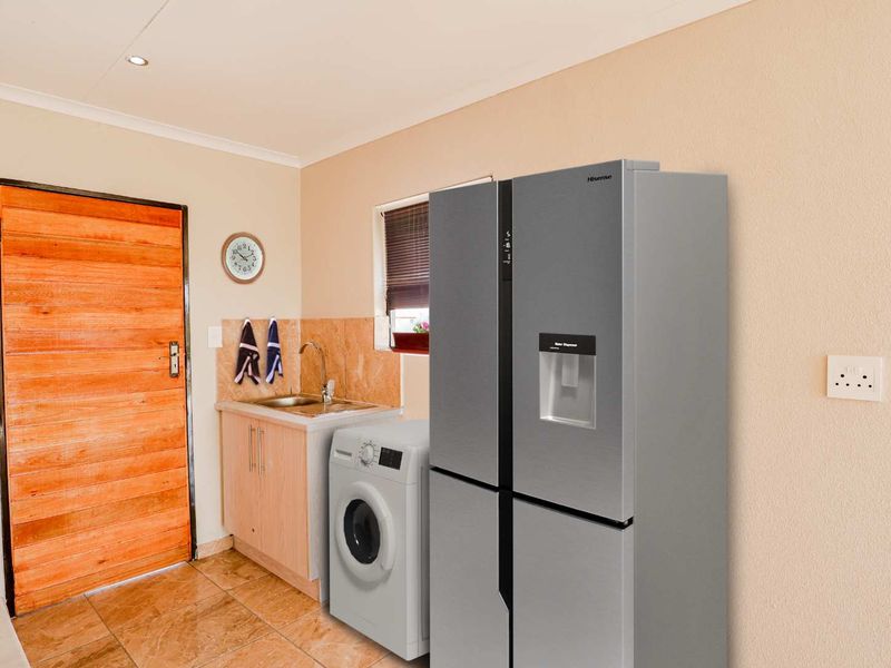 NEW DEVELOPMENT, ALL COSTS INCLUDED, FULL TITLE STANDS. NO DEPOSITS / 100% BONDS (dependent on client profile) - Photo 6