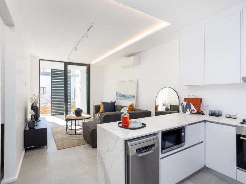 Modern Three-Bedroom Ground Floor Apartment in Val de Vie Vivante Village at Val de Vie Estate - Photo 6