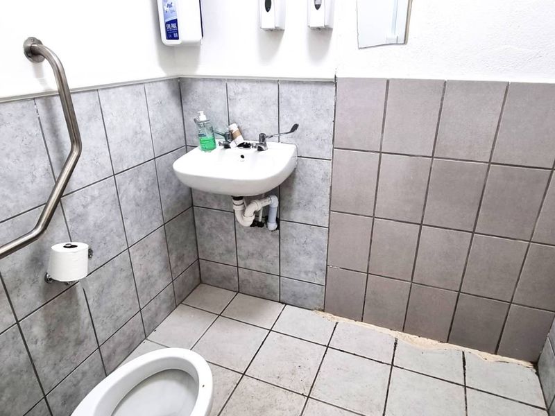 Double Volume Warehouse for Sale in Capricorn Business Park - Photo 10