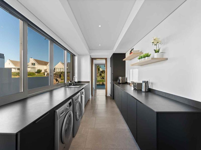 Off-Grid Luxury on the Canals – Includes Boat, Kayaks & More - Photo 8