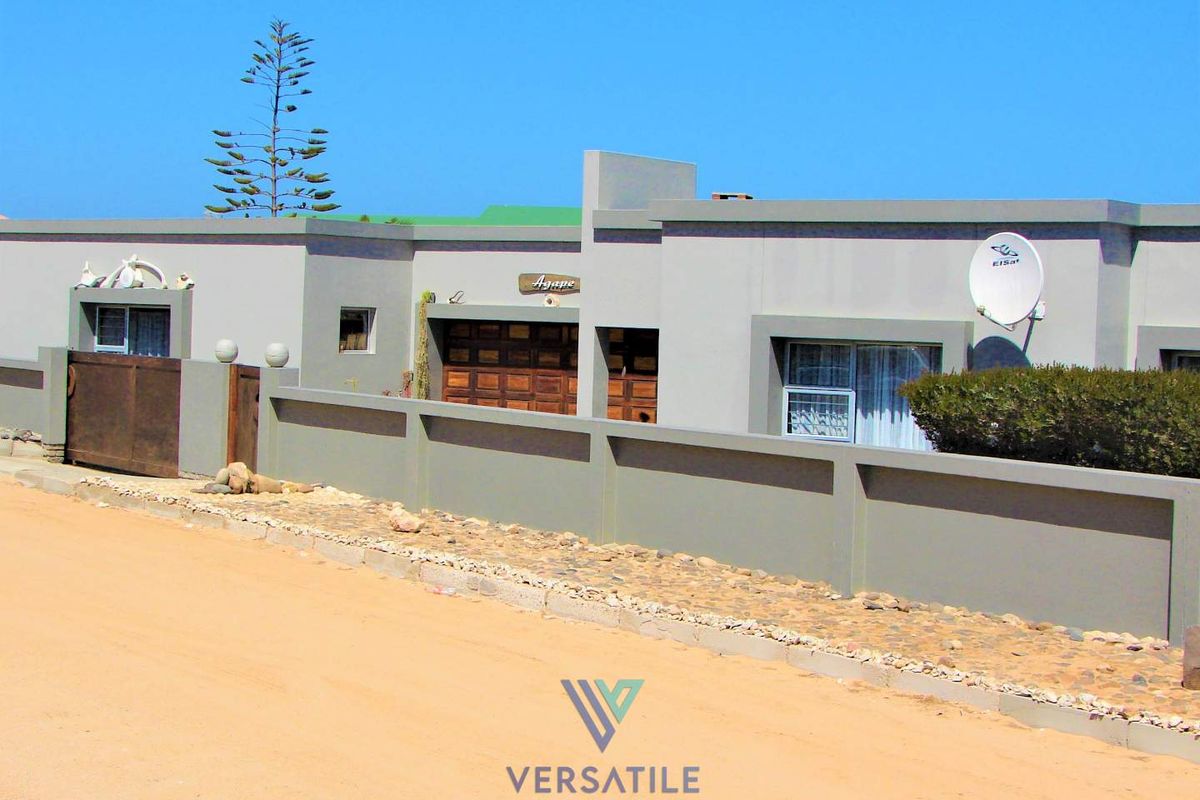 Enlightened 4 Bedroom Home. - Photo 3