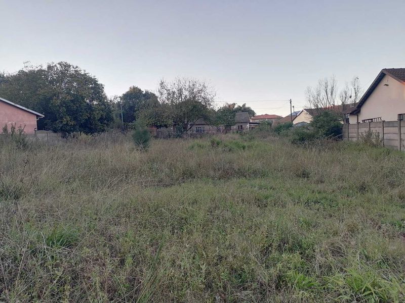 An exceptional opportunity to build your dream home on a 1103m2 stand. - Photo 1