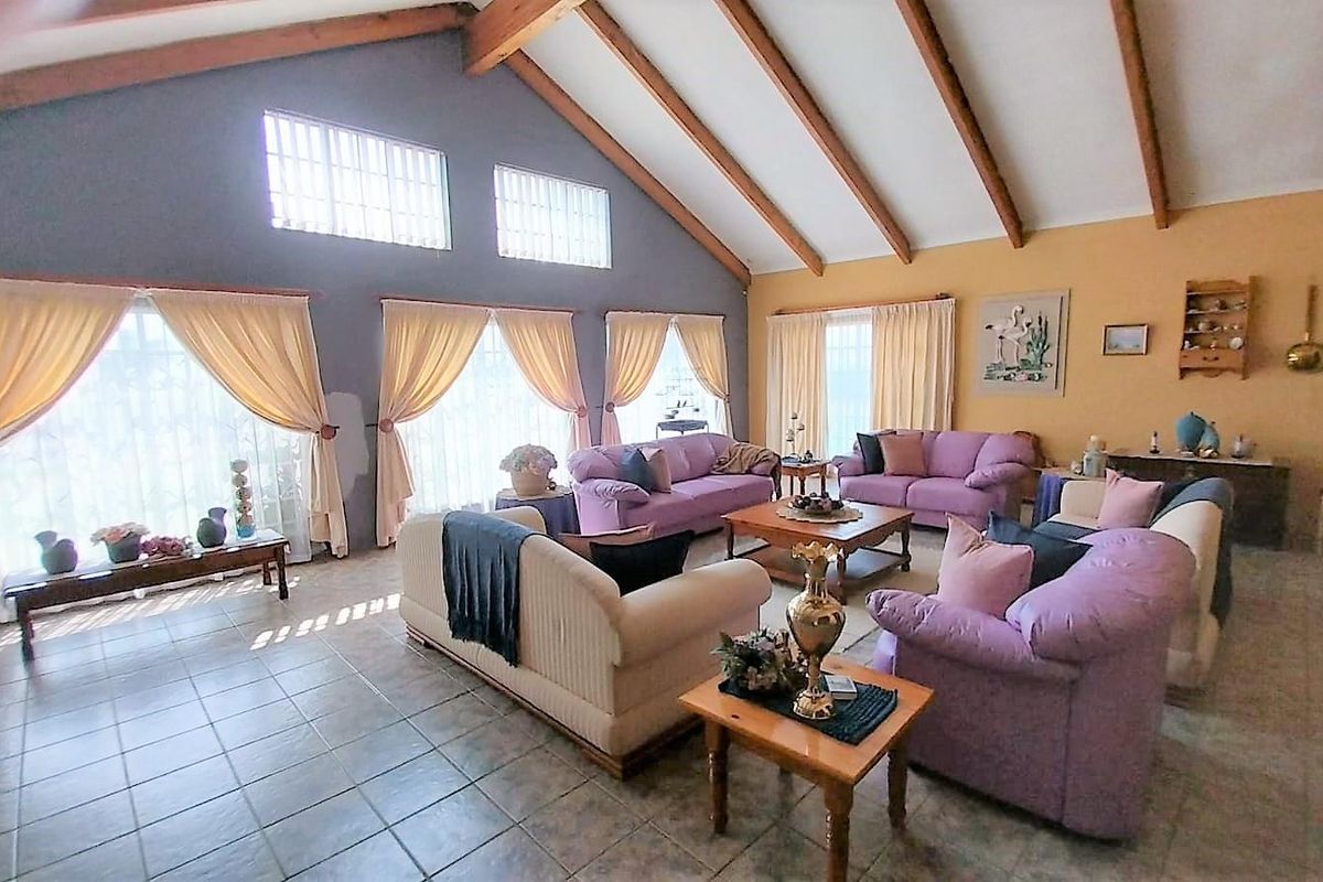 STUNNING 6.1 HECTARE SMALLHOLDING AND SPACIOUS HOME FOR SALE IN RIETFONTEIN PRETORIA EAST - Photo 2